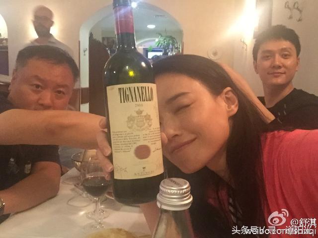 女星自拍半张脸:赵丽颖萌杨幂帅小S搞怪