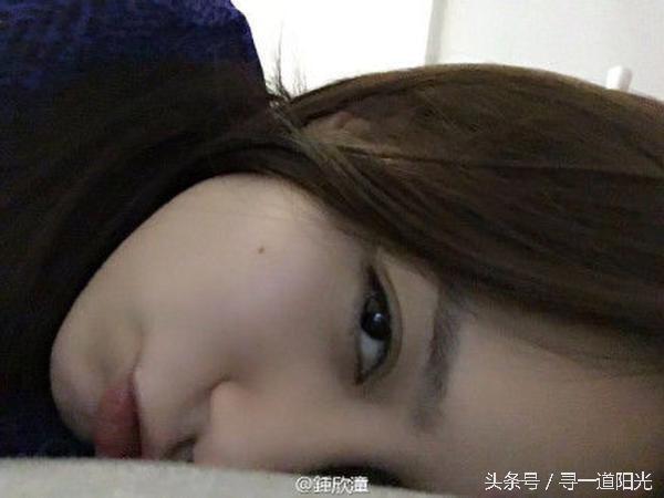 女星自拍半张脸:赵丽颖萌杨幂帅小S搞怪