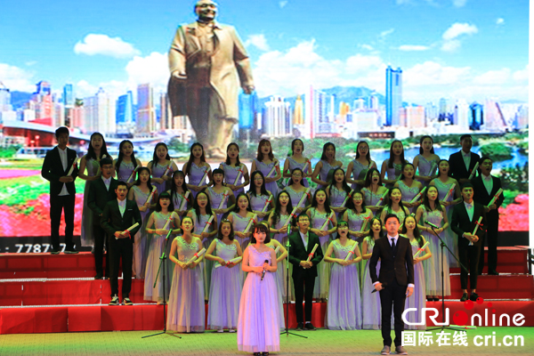 图片默认标题_fororder_诗歌朗诵比赛现场1