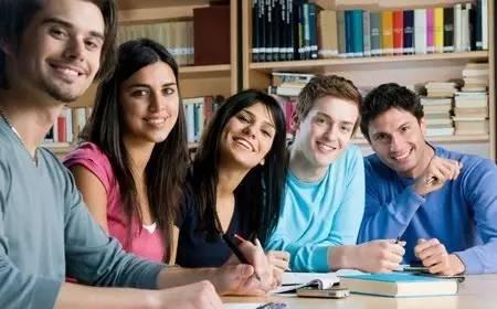 英语专业去美国留学学什么好?连商科也可以!-