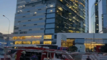 俄罗斯莫斯科遭无人机袭击 一座高层建筑受损