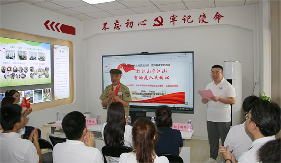 请老兵讲红色故事 进社区化解矛盾 辽宁大学法学院开展主题活动_fororder_IMG_0481.JPG