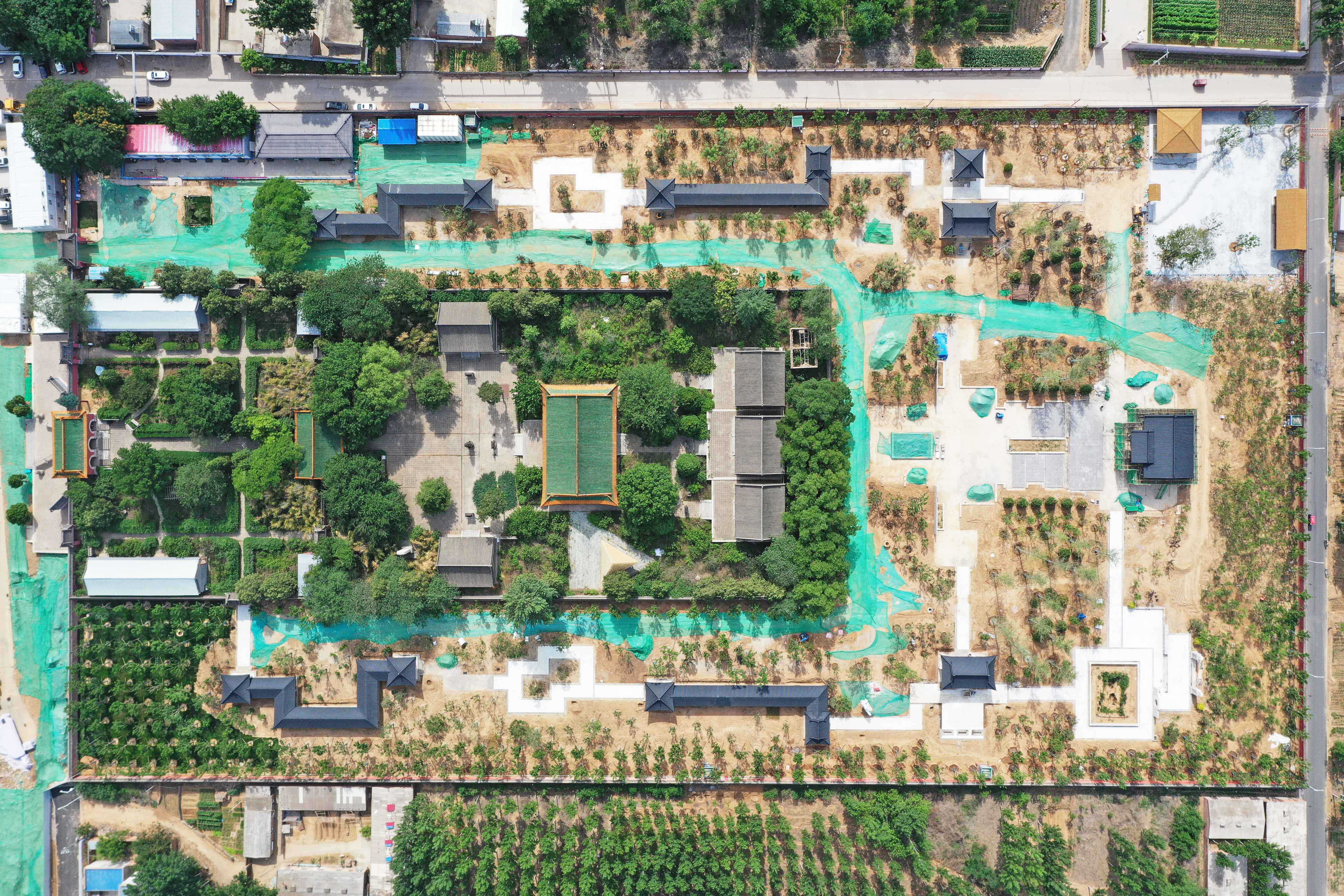 (原创)河北涿州:强降雨损坏的省级文保单位抢险修复基本完成_fororder_9月4日,河北省文物保护单位涿州市楼桑庙三义宫抢险修复基本完成。熊华明摄 (1)