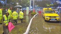 昆明主城出现强降雨 防汛力量迅速处置淹积水点
