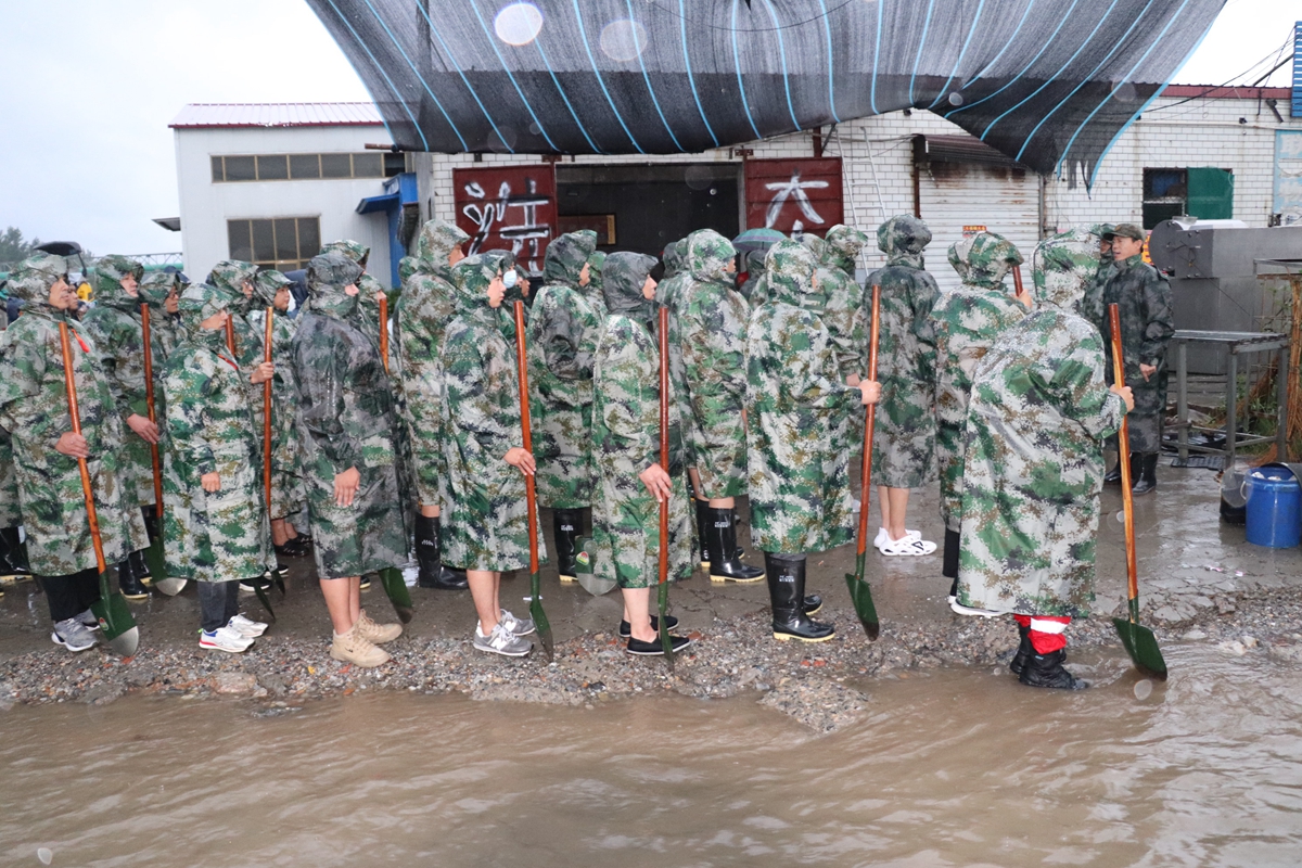 图片默认标题_fororder_民兵们做好时刻准备 摄影 张学千
