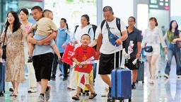 暑期旅游云南铁路单日发送旅客屡超40万人次