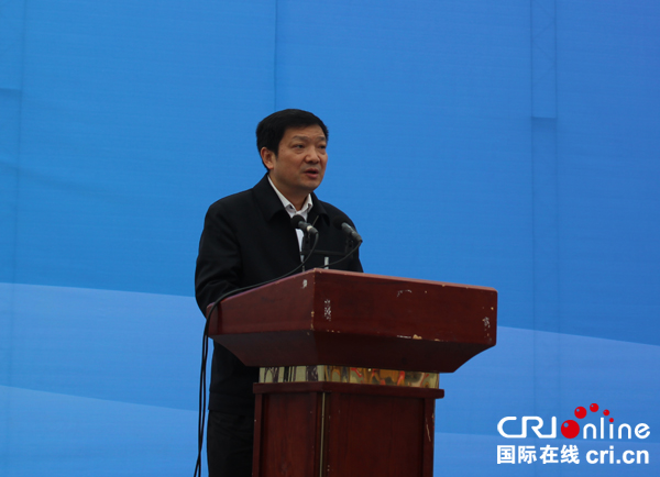 图片默认标题_fororder_宜宾市委副书记、市长杜紫平致辞--摄影张勇