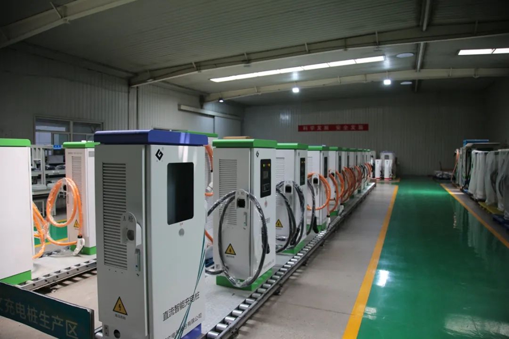 (原创)保定满城:两大特色产业成功申报全省县域特色产业集群_fororder_满城区生产的直流智能充电桩 摄影 高佳琪