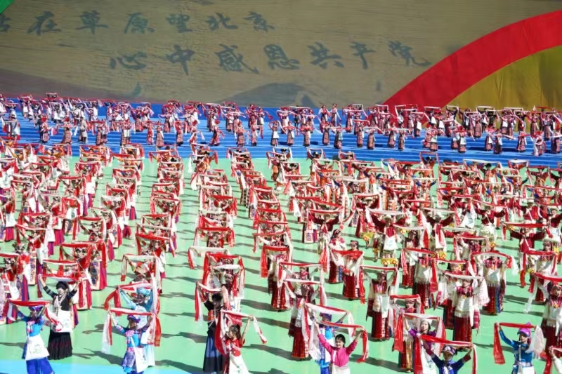 四川省阿坝藏族羌族自治州成立七十周年庆祝大会举行_fororder_WechatIMG1728