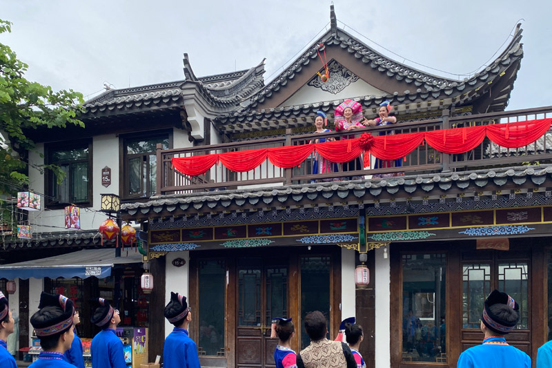 广西靖西:传承七夕民俗 邂逅绣球情缘