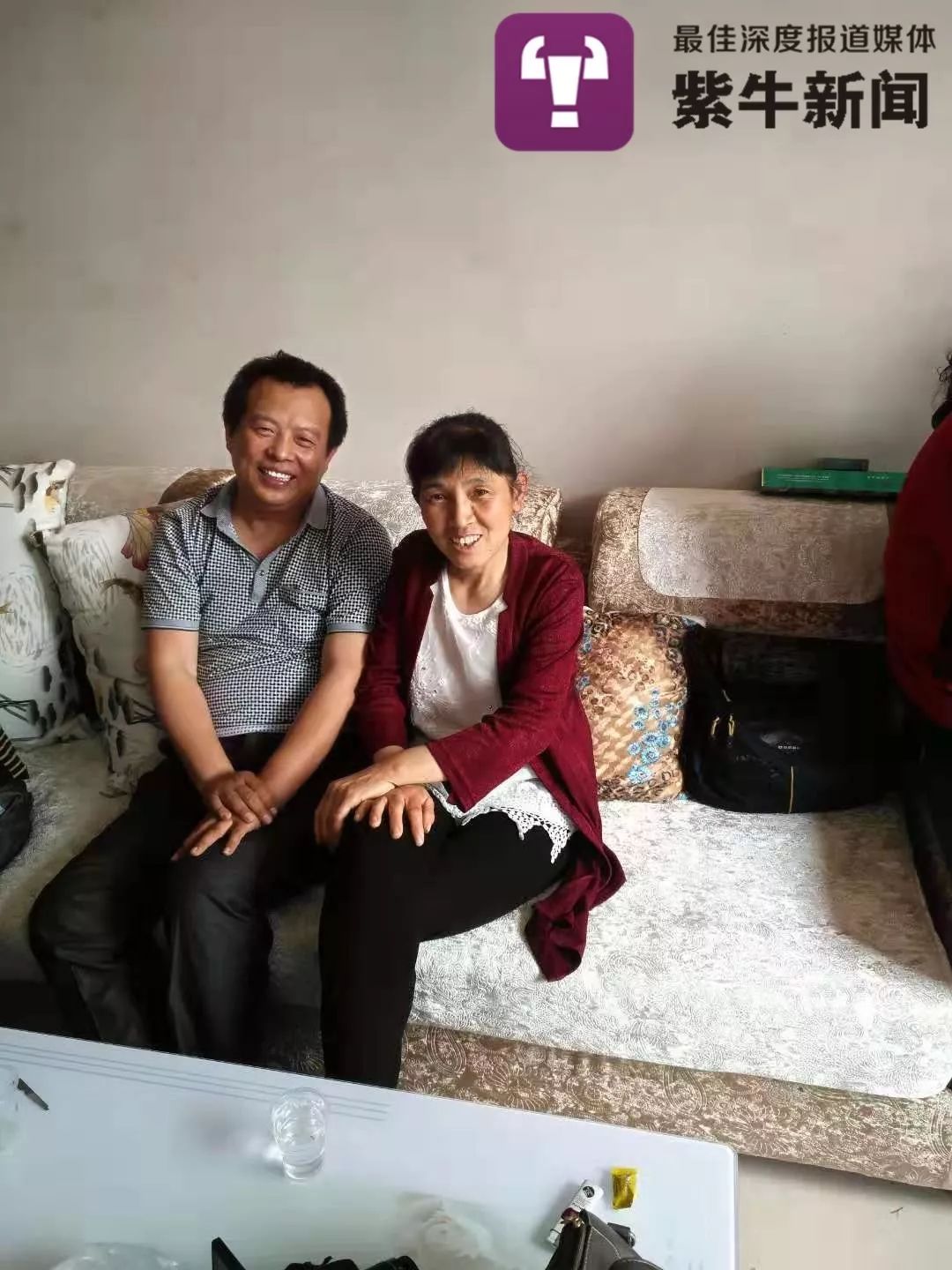 人民日报@双胞胎保送北大、中科院博士，接力帮妈妈在工地打工…