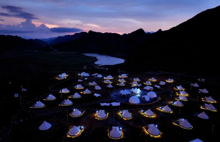 10万亩云上花海正在绽放!走进贵州版“秘密花园”,错过等一年