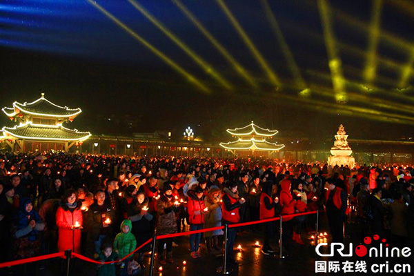 图片默认标题_fororder_万盏灯明点亮峨眉夜色（摄影：袁士洪）