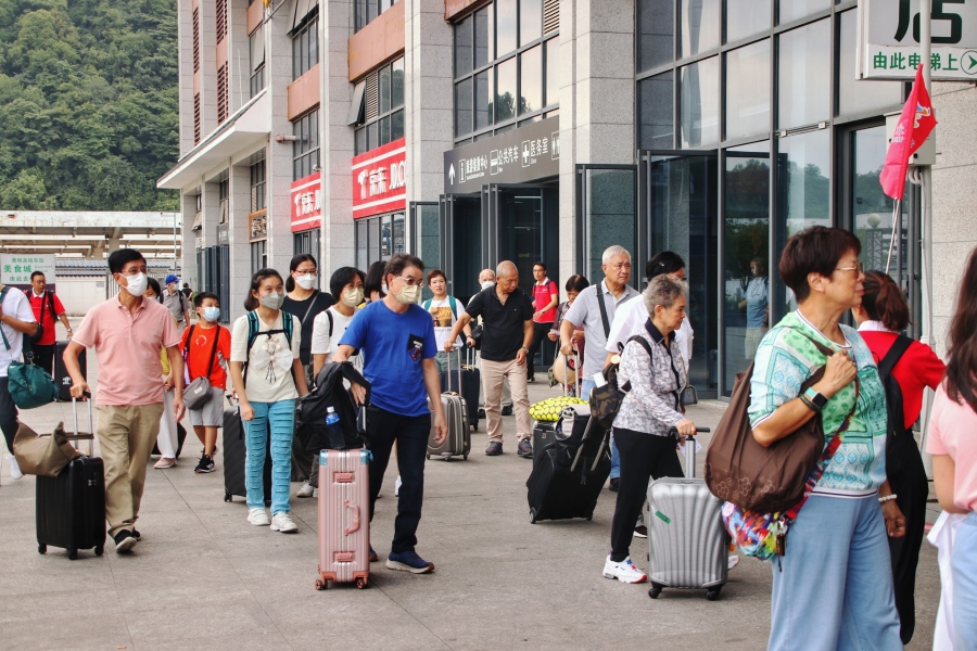 贵州:提升文旅吸引力 港澳游客赴黔旅游强劲复苏