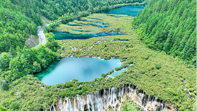 Experiencing Nature's Marvels: Overseas' Internet Celebrities' Showcase Jiuzhaigou Valley Scenic and Historic Interest Area to the World_fororder_下载