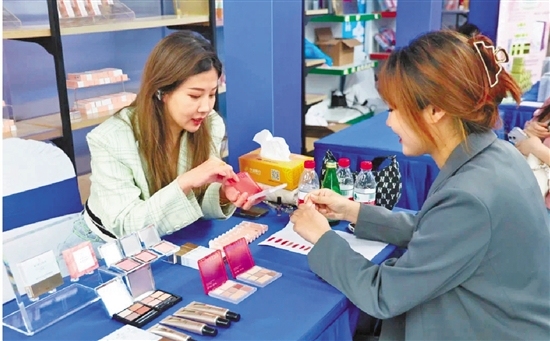 金华化妆品产业探索创建区域品牌 美妆“金”字号 如何秀出新高度_fororder_1693351981954_64ee802dd9af3b0001197722