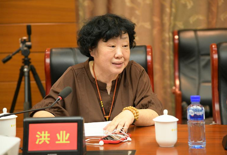 一场群英会,九位文艺大咖,为了这个话题共聚烟台!