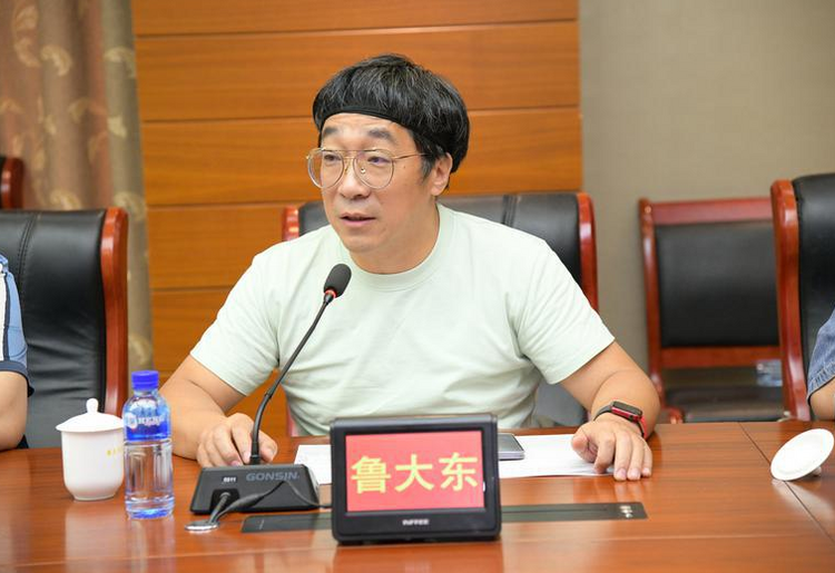 一场群英会,九位文艺大咖,为了这个话题共聚烟台!