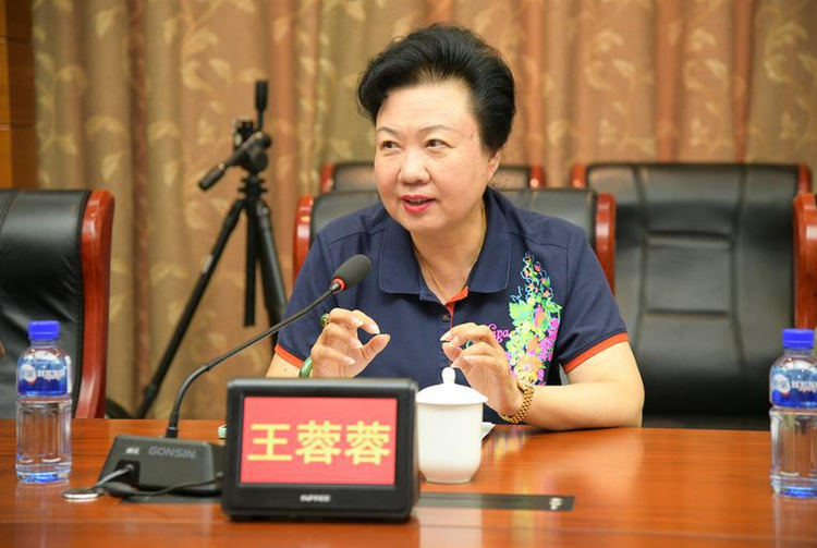 一场群英会,九位文艺大咖,为了这个话题共聚烟台!