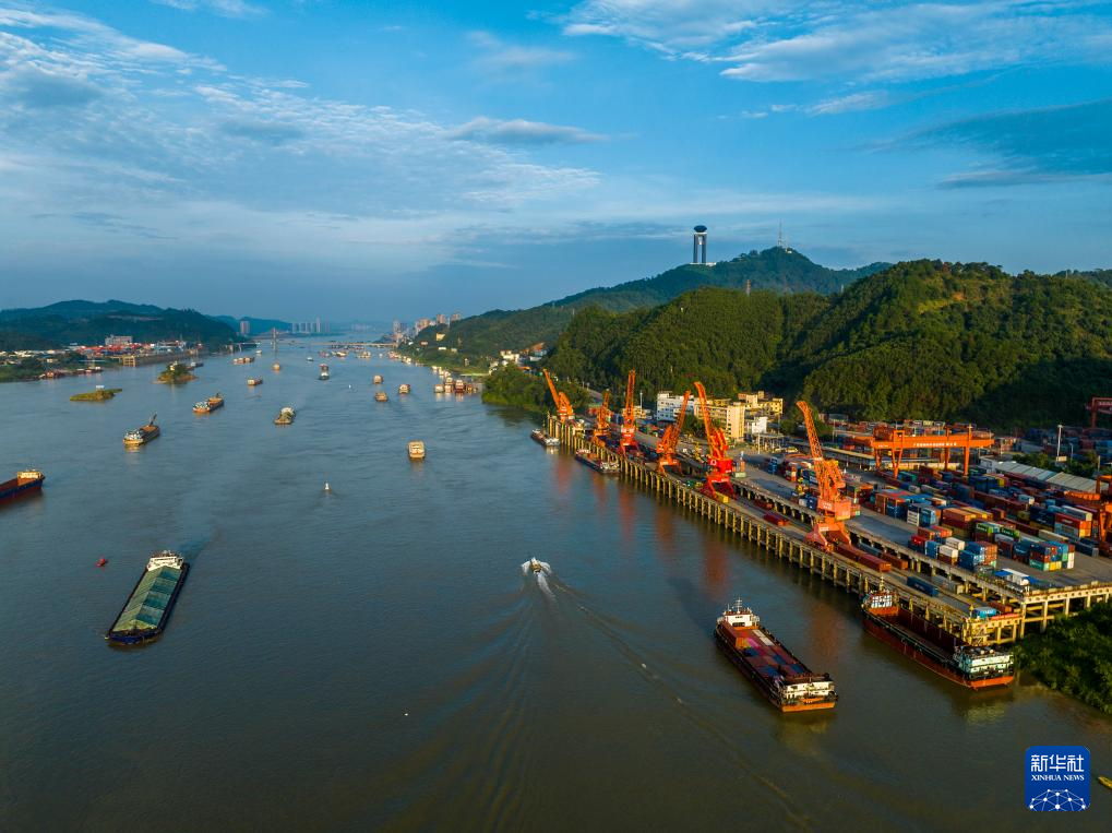 广西梧州:水路货运稳步增长