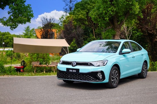 销量破3万 “国民家轿”朗逸家族8月荣登国内燃油车销冠_fororder_image003