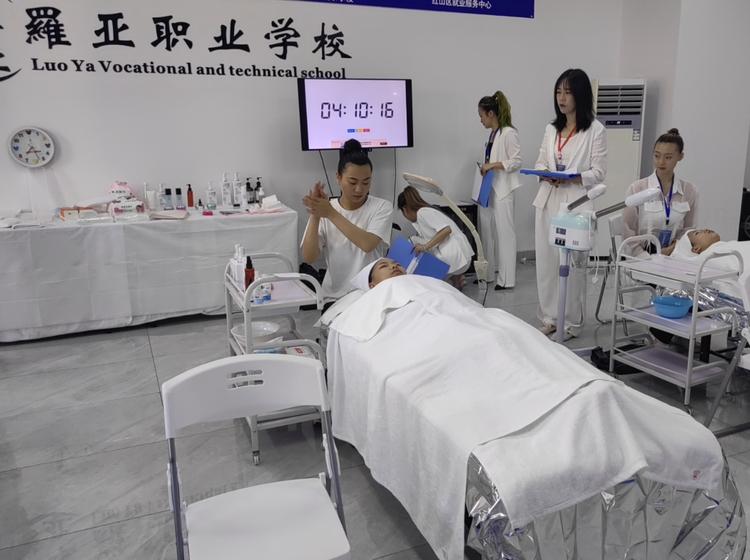 扬一技之长 绽青春光彩——听6位“能手”谈成长故事