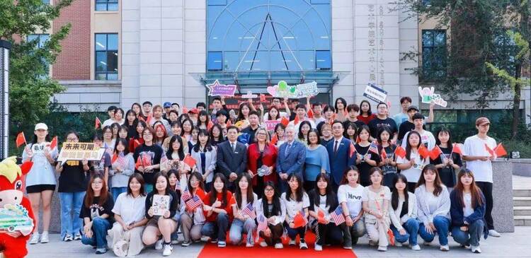 燕京理工学院世界青年领导力论坛打开学生国际视野 燕京理工学院世界青年领导力论坛打开学生国际视野