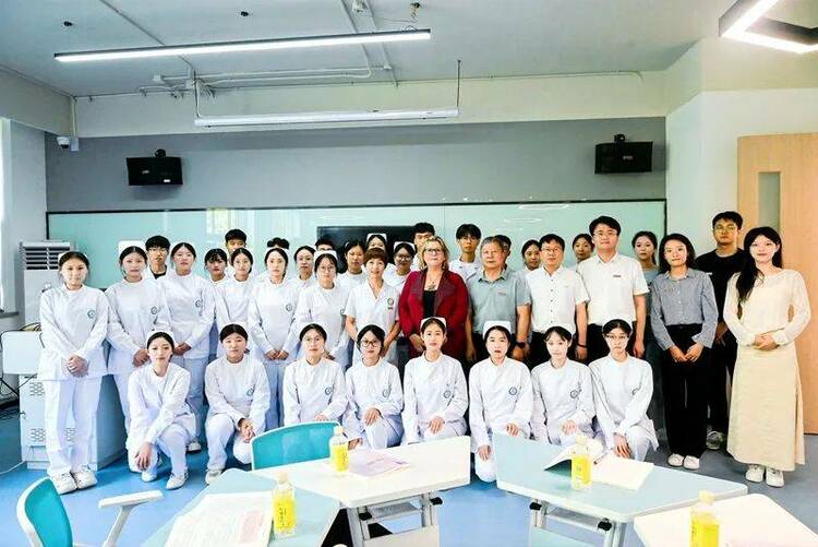 燕京理工学院世界青年领导力论坛打开学生国际视野 燕京理工学院世界青年领导力论坛打开学生国际视野