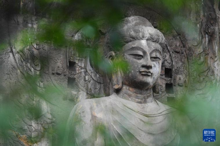 Longmen Grottoes in Luoyang Received 1.3 Million Tourists in Summer Vacation_fororder_图片2