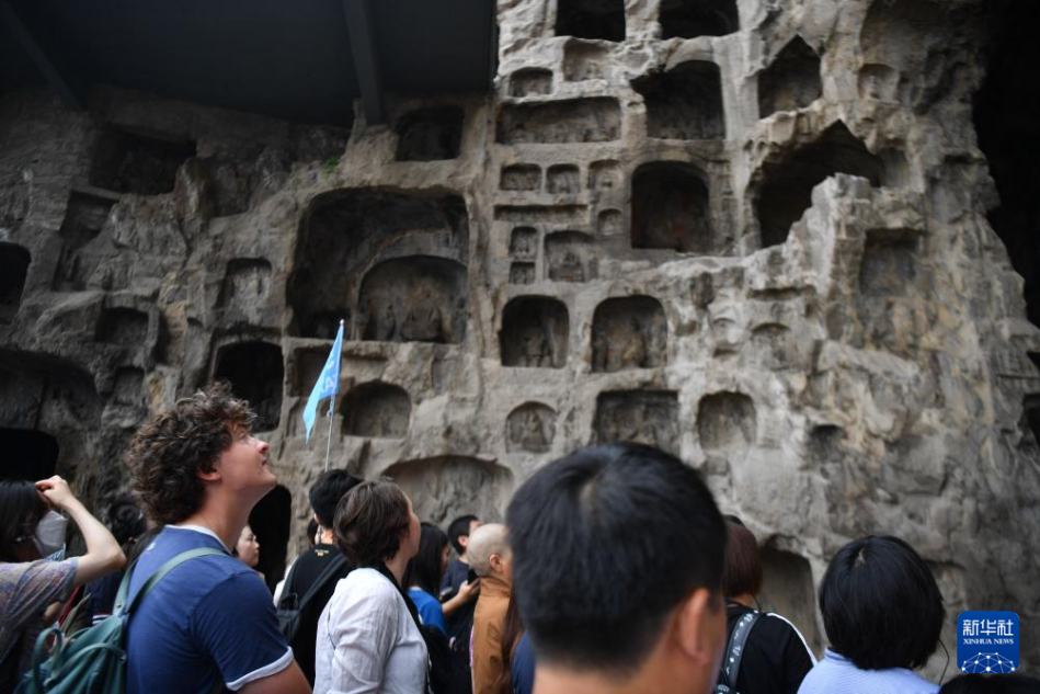 Longmen Grottoes in Luoyang Received 1.3 Million Tourists in Summer Vacation_fororder_图片4