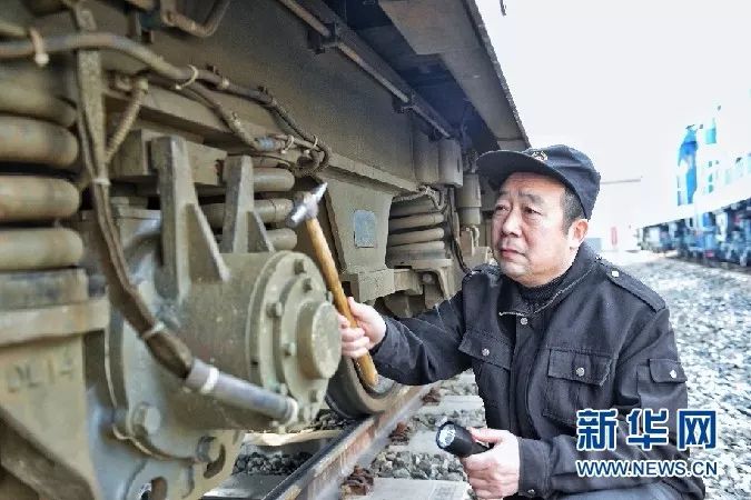 [新华网]三代人，见证铁路沧桑巨变！