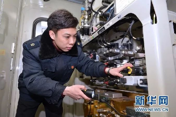 [新华网]三代人，见证铁路沧桑巨变！