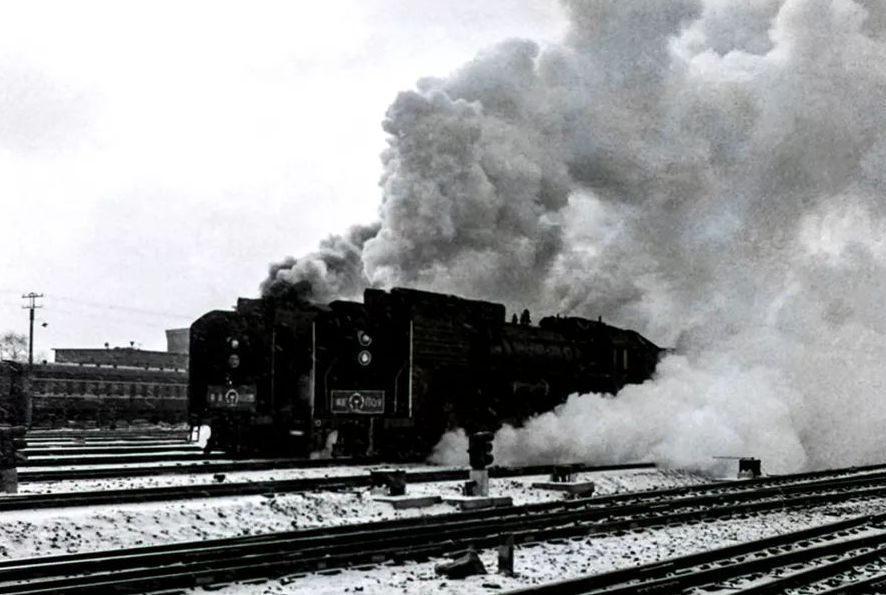 [新华网]三代人，见证铁路沧桑巨变！