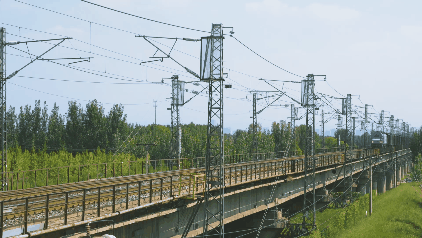 [新华网]三代人，见证铁路沧桑巨变！