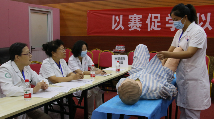 保定市满城区:技能比武展风采 淬火砺剑铸医魂_fororder_满城区妇幼保健院医护人员模拟展示危重孕产妇救治 摄影 严明旭