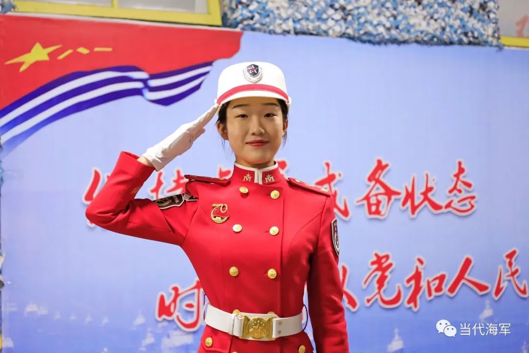 中国青年网：三名女大学生入伍火箭军！@东风快递 坐不住了 | 可