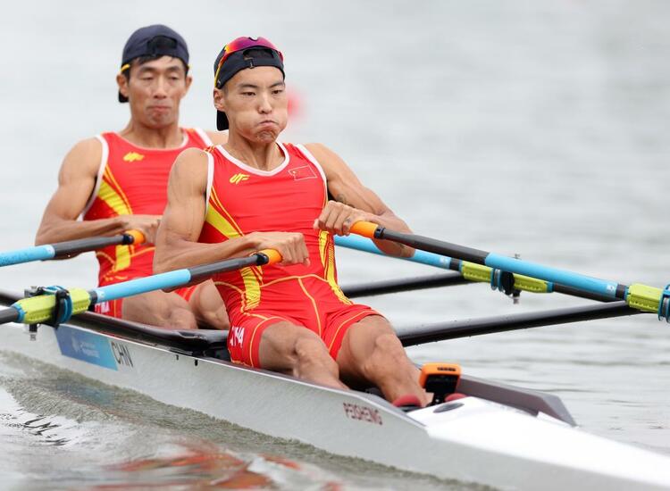 赛艇综合:杭州亚运会开幕后首个比赛日中国赛艇队斩获6金
