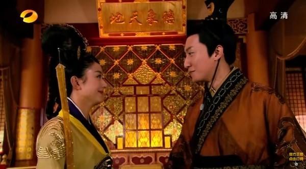 《胭脂》开播发布会 赵丽颖谈乔任梁失控落泪