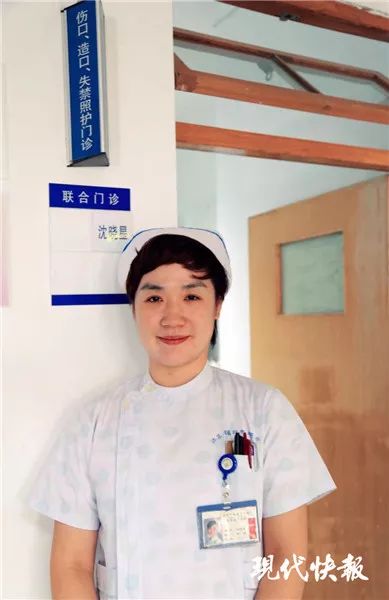 新华社：街头传来一阵呼救声！她跪地连续按压30分钟……