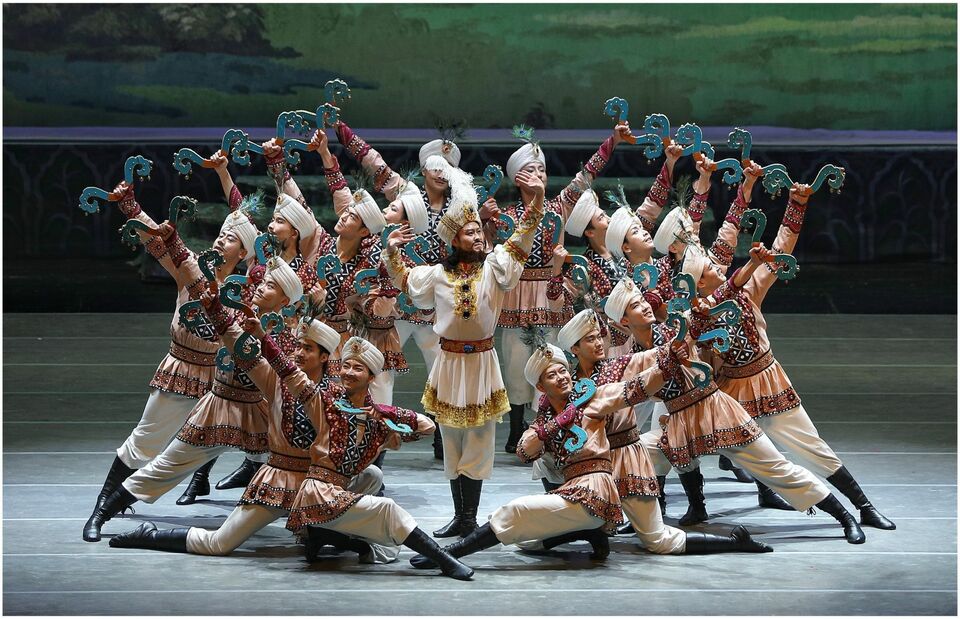 资讯有故事丨经典舞剧《丝路花雨》:从敦煌壁画飞出的文化友好使者