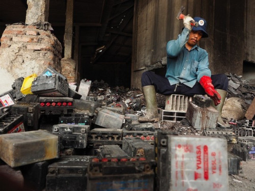 雅迪石墨烯电池行业首发 焕发铅酸电池新生 雅迪石墨烯电池行业首发 焕发铅酸电池新生