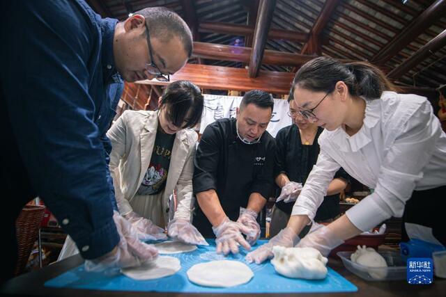 浙江宁波:古镇里的年糕特色旅游 浙江宁波:古镇里的年糕特色旅游