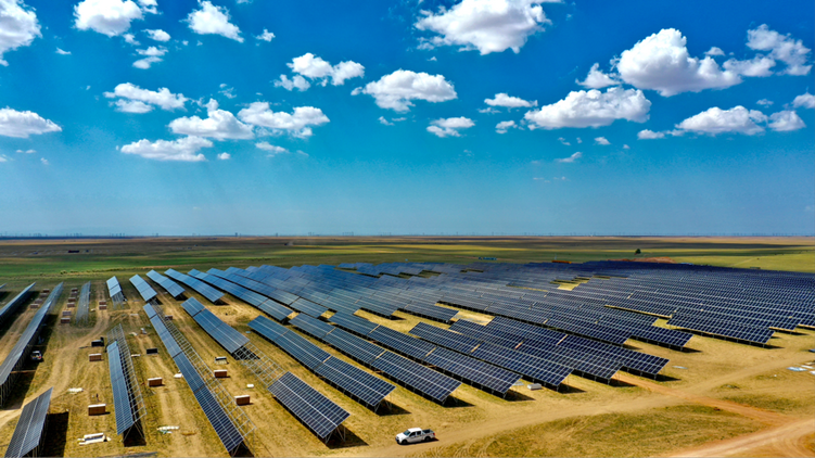 鄂托克前旗:“光伏海洋” 照亮生态致富路_fororder_111