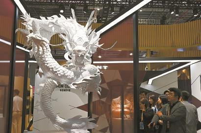 国际大牌用中国文化为上海进博首秀“着色” 国际大牌用中国文化为上海进博首秀“着色”