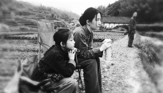 小花旦新剧转型:刘亦菲变村姑赵丽颖演民国剧