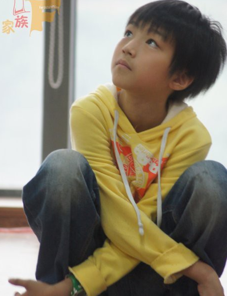 王俊凯17岁生日会 TFboys王俊凯海量童年照