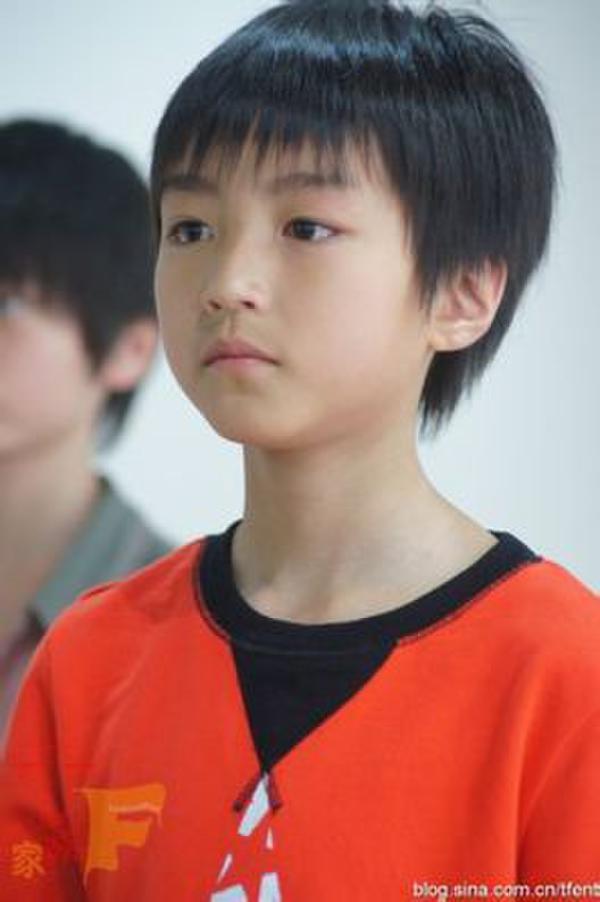 王俊凯17岁生日会 TFboys王俊凯海量童年照