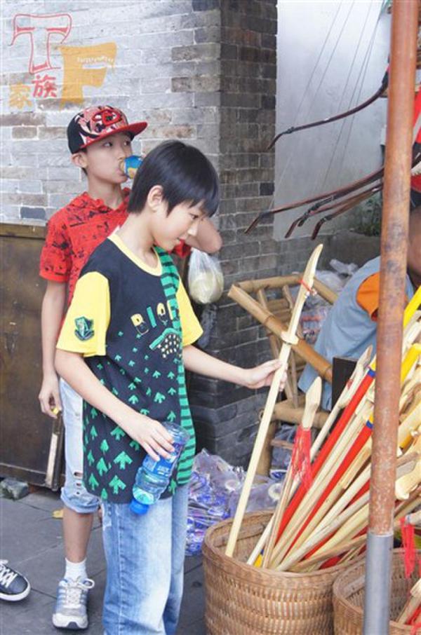 王俊凯17岁生日会 TFboys王俊凯海量童年照