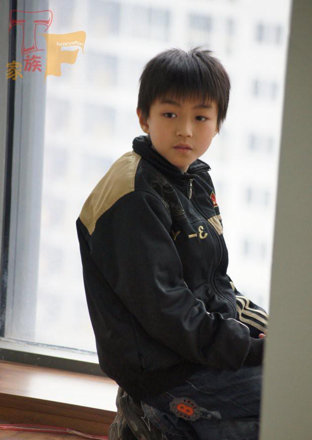 王俊凯17岁生日会 TFboys王俊凯海量童年照