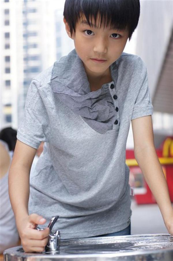 王俊凯17岁生日会 TFboys王俊凯海量童年照